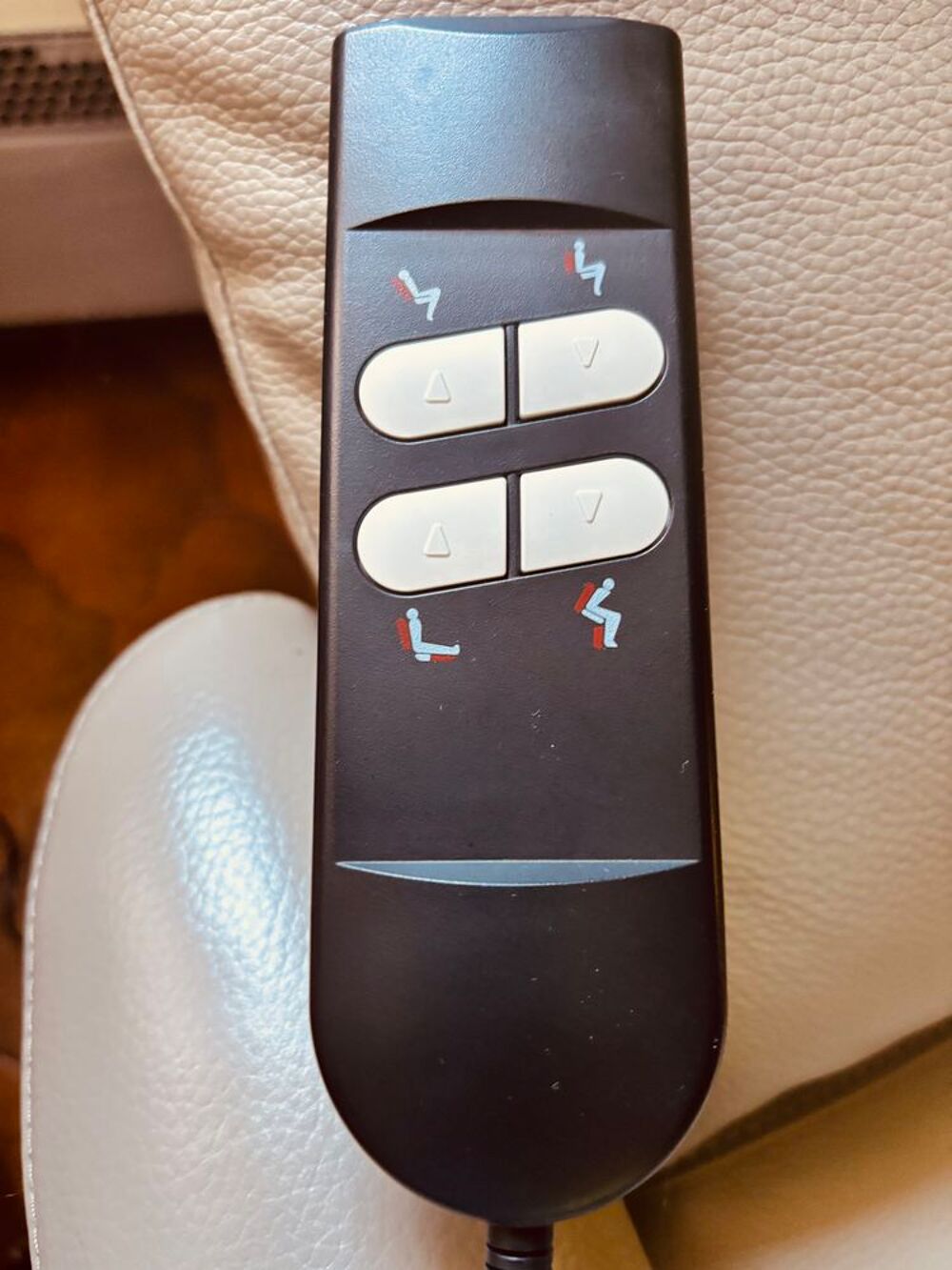 Fauteuil confort inclinable par telecommande Meubles