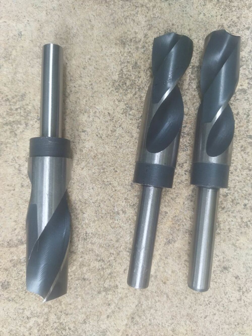 Foret HSS diametre 26 ou 28 mm queue r&eacute;duite et autres diame Bricolage