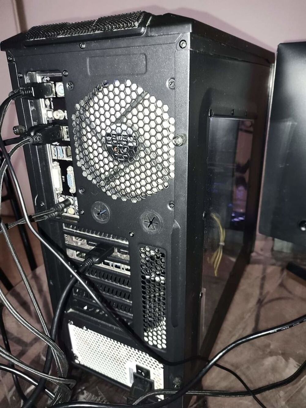 PC GAMER + CLAVIER INCURV&Eacute; + CLAVIER LUMINEUX Matériel informatique