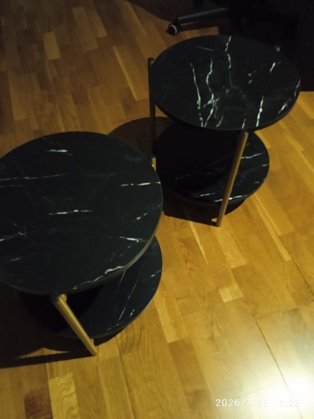 2 tables de chevet Meubles