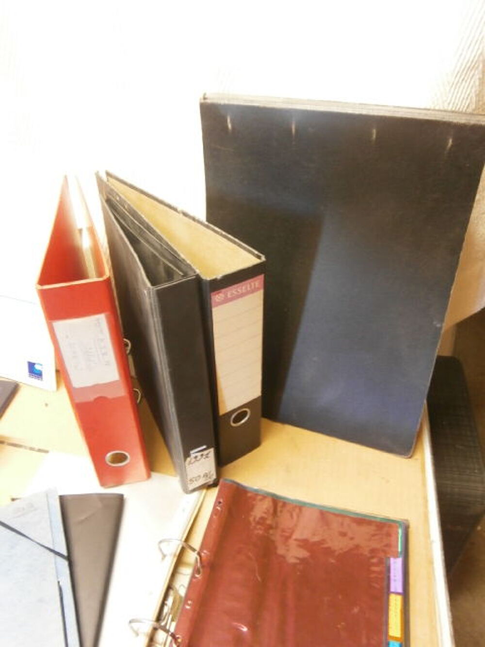 Fournitures scolaires, de bureaux, classeurs divers formats Bricolage