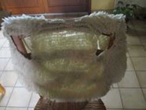 Petit haut ou gilet sans manche cr�me fait main avec boucles 0 M�rignies (59)