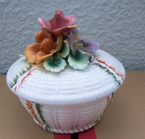 Pot figurant un panier en osier tress� 5 Thionville (57)