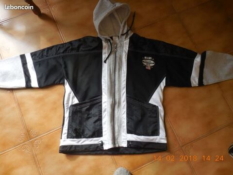  veste jogging noire blanche et grise 5 S�te (34)