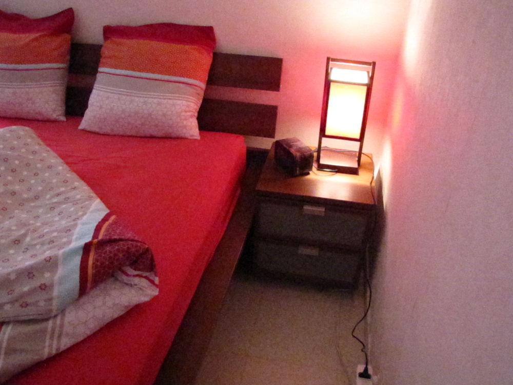 ENSEMBLE CADRE DE LIT + TABLES DE CHEVET Meubles