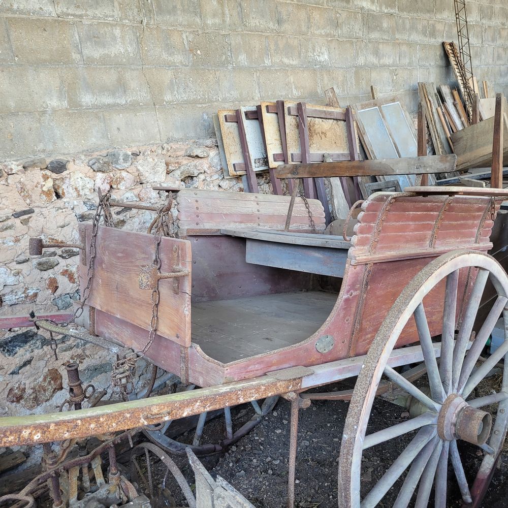   CARRIOLE JARDINIÈRE  / TUILES ANCIENNES  