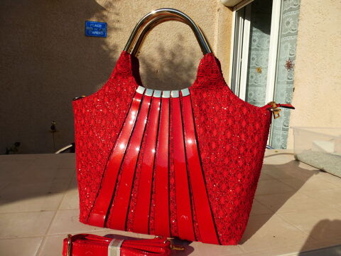 Sac  main neuf de couleur rouge 30 Prols (34)