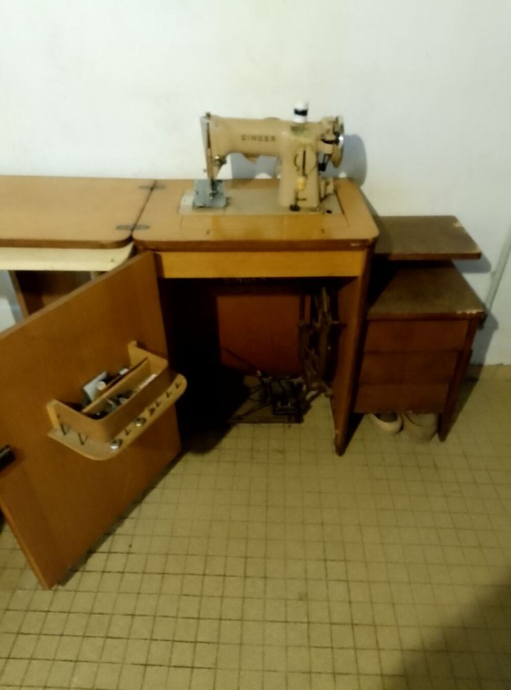 machine &agrave; coudre singer Meubles