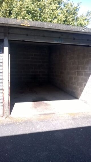  Parking / Garage � louer 12 m� Bordeaux