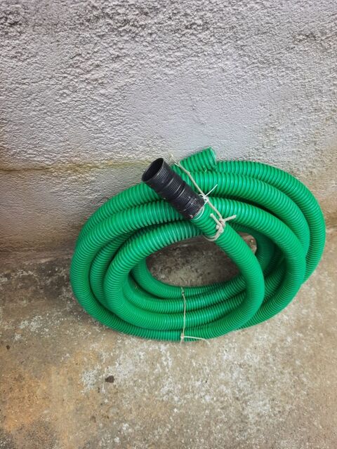 tuyau pour c�ble fibre ou autre. 10 S�reilhac (87)