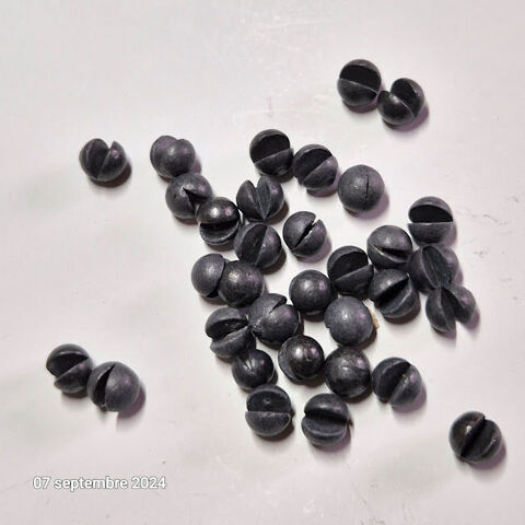 Lot de 34 plombs fendus pour attraper tous les poissons  (po 4 Saumur (49)