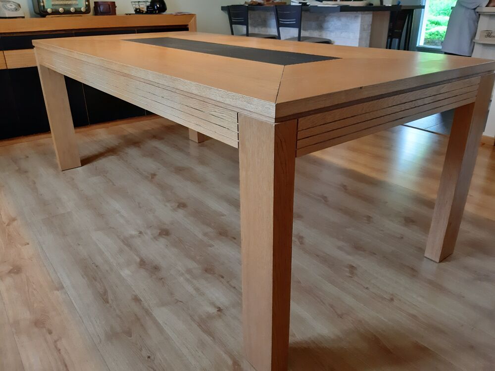 Table de salle &agrave; manger et buffet ch&ecirc;ne massif et plaqu&eacute; ch&ecirc; Meubles