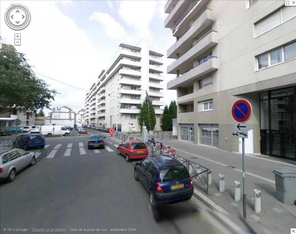 Location Parking/Garage Garage fermé en sous sol métro république Villeurbanne