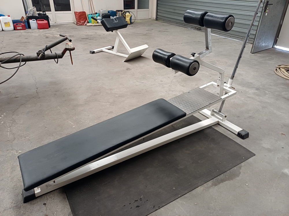 Banc &agrave; abdominaux Mat&eacute;riel PANATTA SPORT en bon &eacute;tat Sports