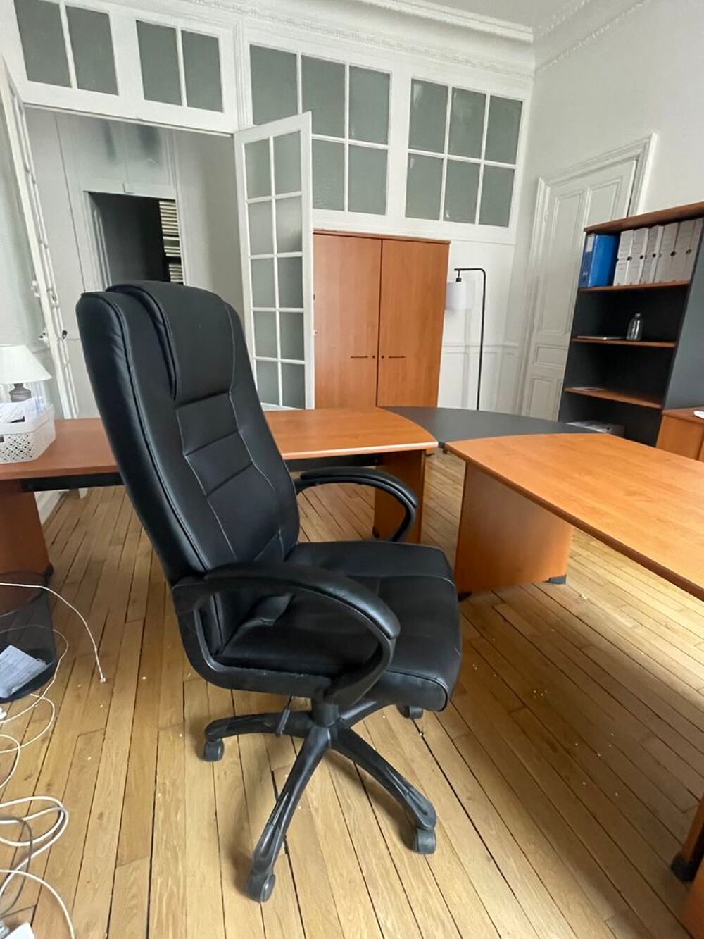 Mobilier de bureau complet quasiment neuf Meubles
