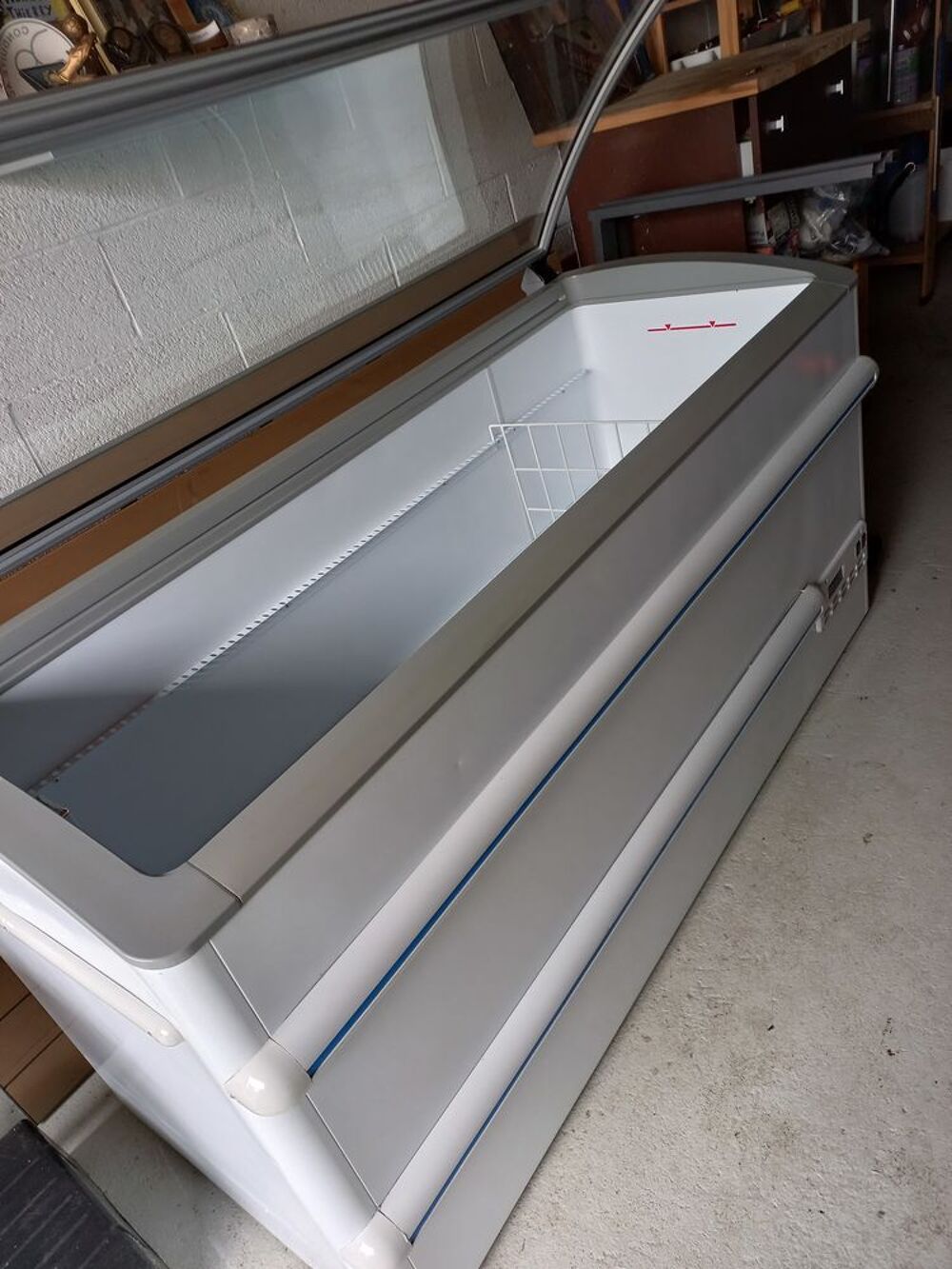 Cong&eacute;lateur coffre 600 litres Electroménager