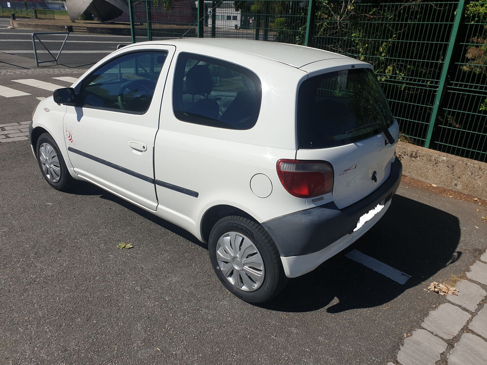 Yaris 1.0i Linea Terra 2002 occasion 44700 Orvault