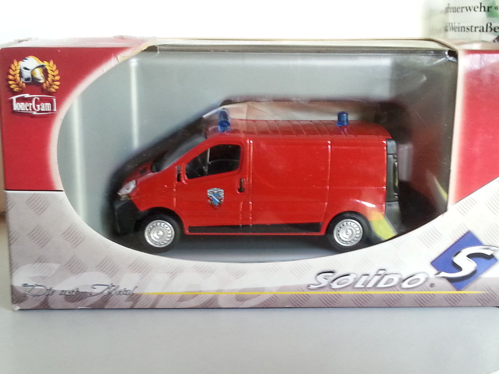 VOITURES MINIATURES - LOT N&deg; 13
