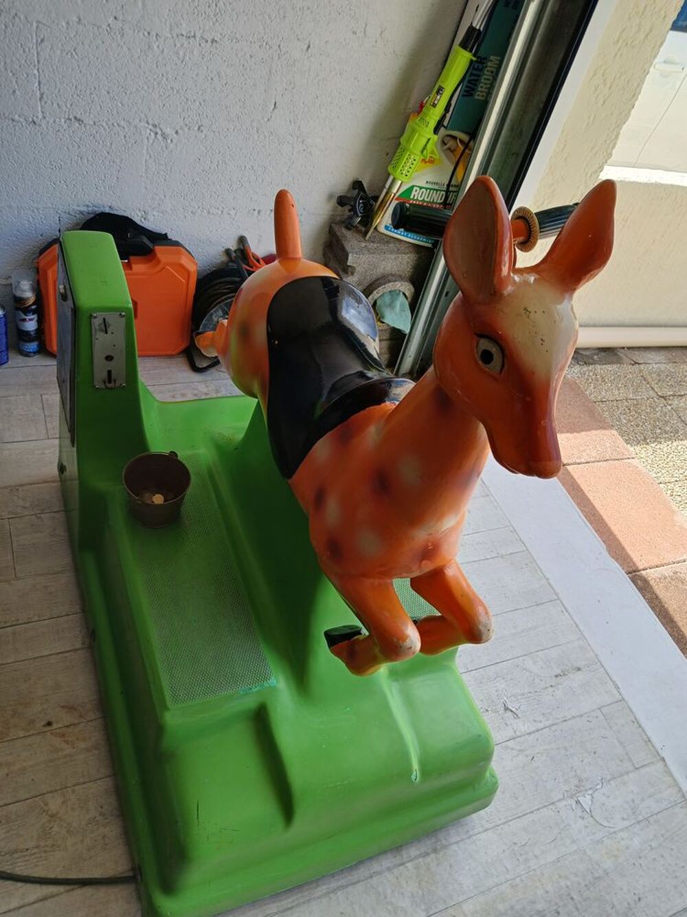 Vous avez un petit man&egrave;ge forain en panne ou a restaurer. Jeux / jouets