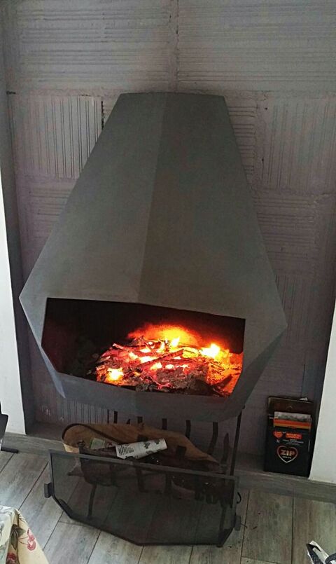 A vendre chemine  foyer ouvert montable/demontable 280 Bordeaux (33)
