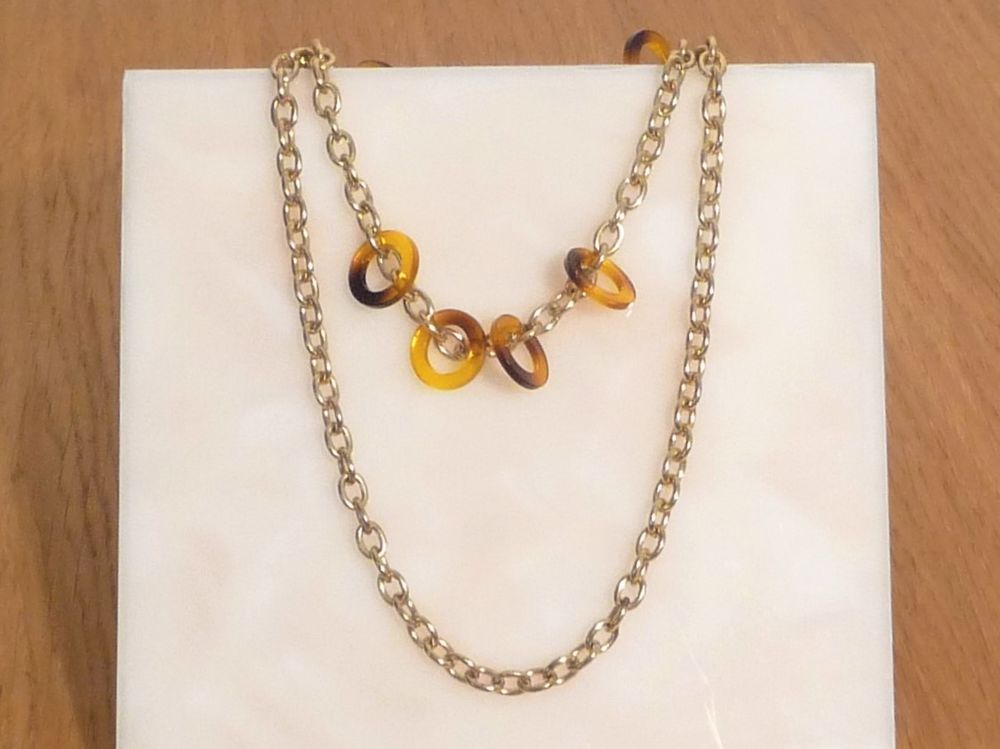 Collier/ Sautoir en M&eacute;tal Dor&eacute; avec Breloques Rondes Bijoux et montres