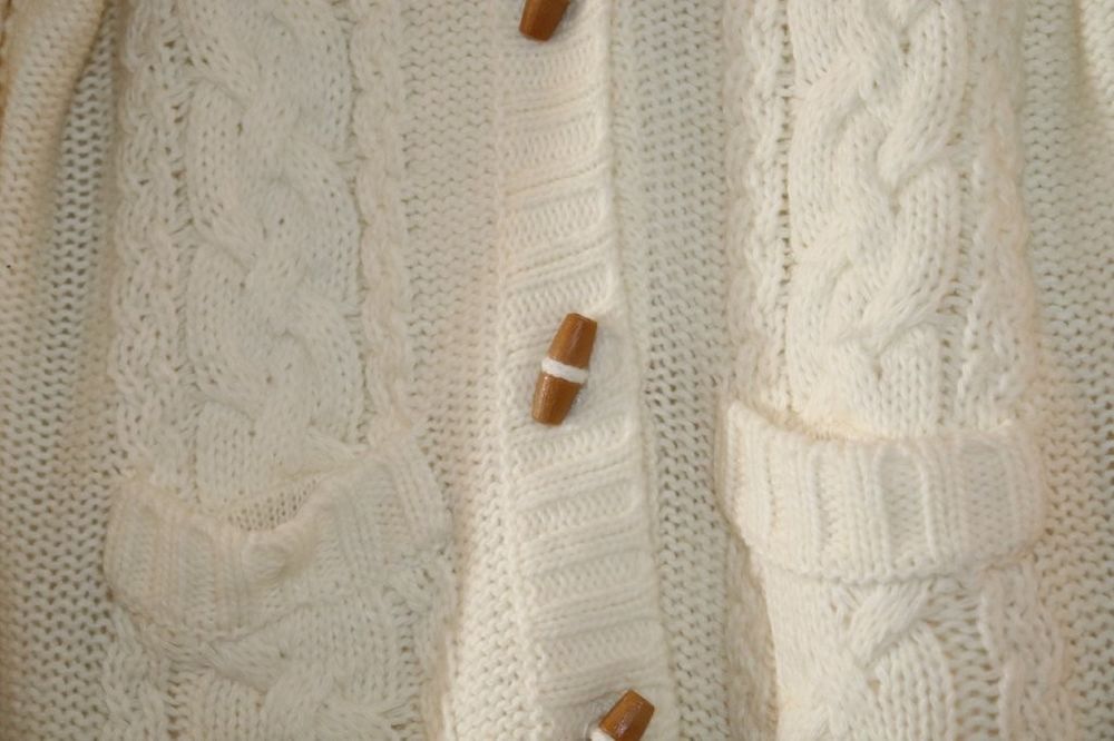 Gilet femme, &eacute;cru avec boutons et poches Vêtements