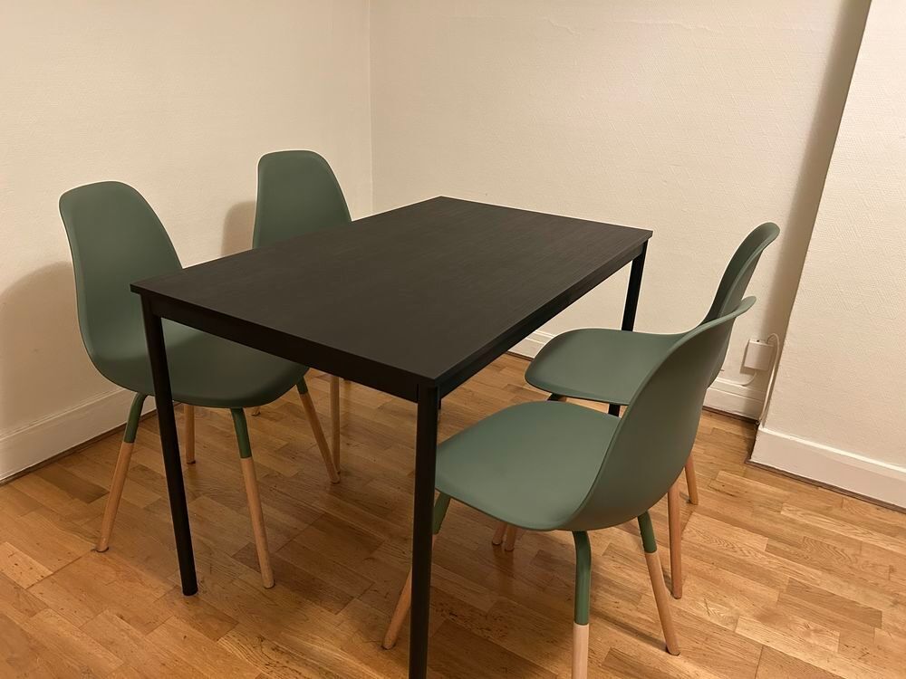 Table &agrave; manger noir Meubles