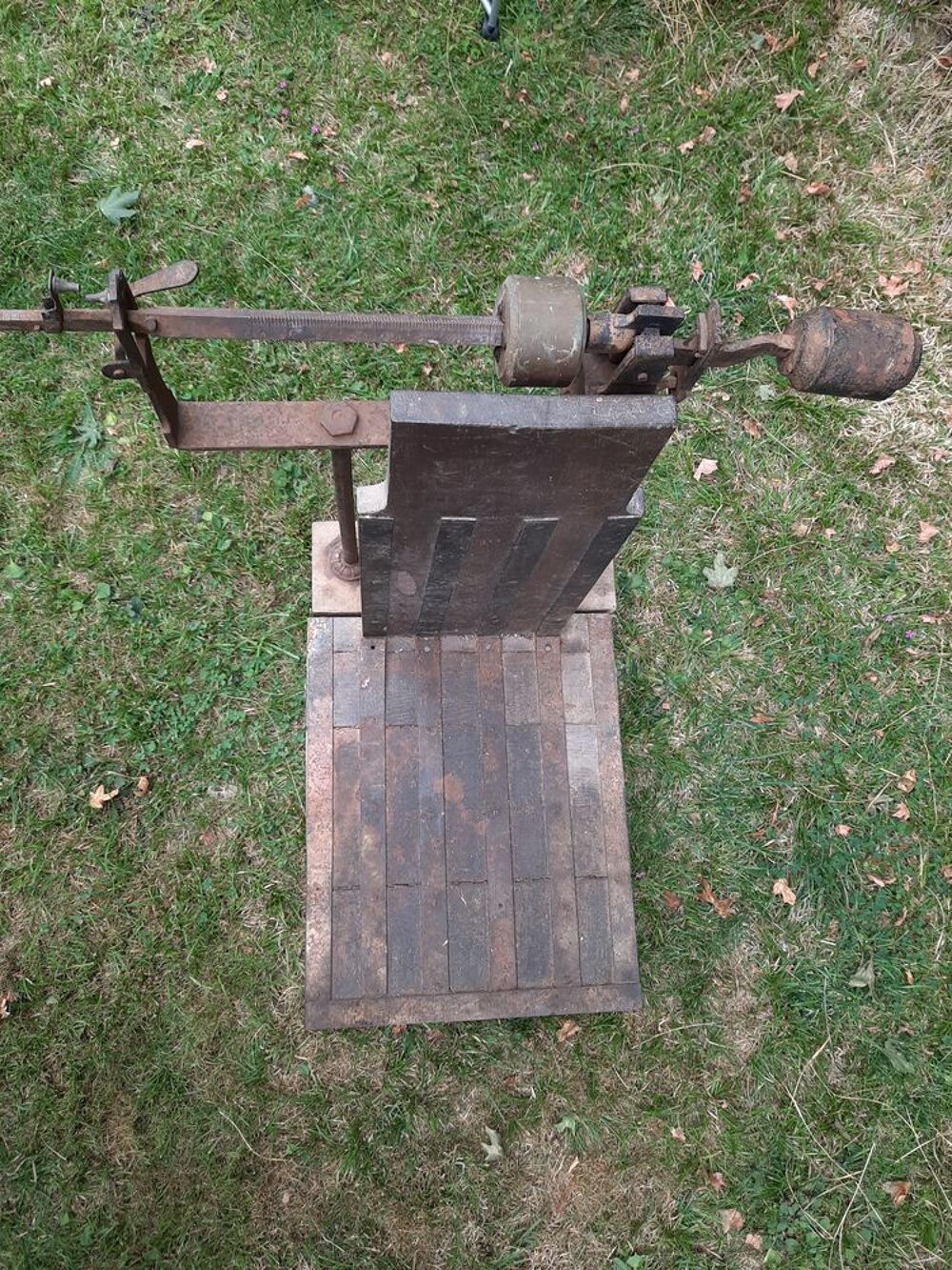 2 Bascule romaine dont une avec poids et une avec r&eacute;glette Bricolage