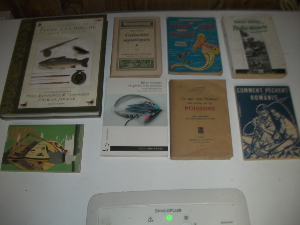 8 livres de p&ecirc;che N&deg; 205 &agrave; 212 Livres et BD