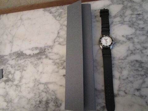   MONTRE PUBLICITAIRE COMPAGNIE AERIENNE JAPAN MOVT  SAS  75 Villepinte (93)