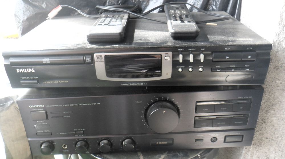 Ampli ONKYO, lecteur Philips, Enceintes JM Lab Audio et hifi