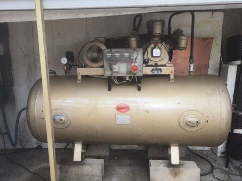 Bonjour
Compresseur GOLDMANN  avec sableuse 2500 Aix-en-Provence (13)