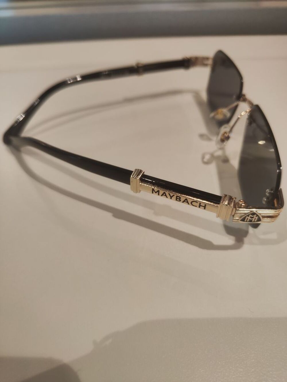 Lunette de soleil Maybach neuve. Bijoux et montres