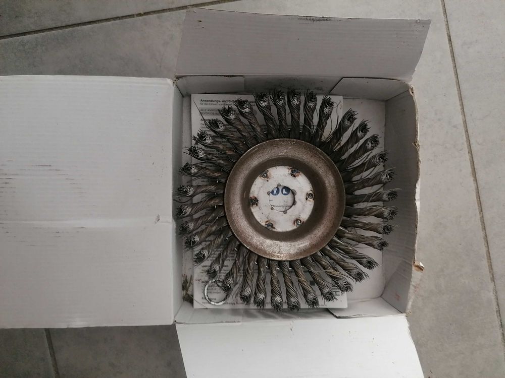 brosse D&eacute;sherbage Lessmann Jardin