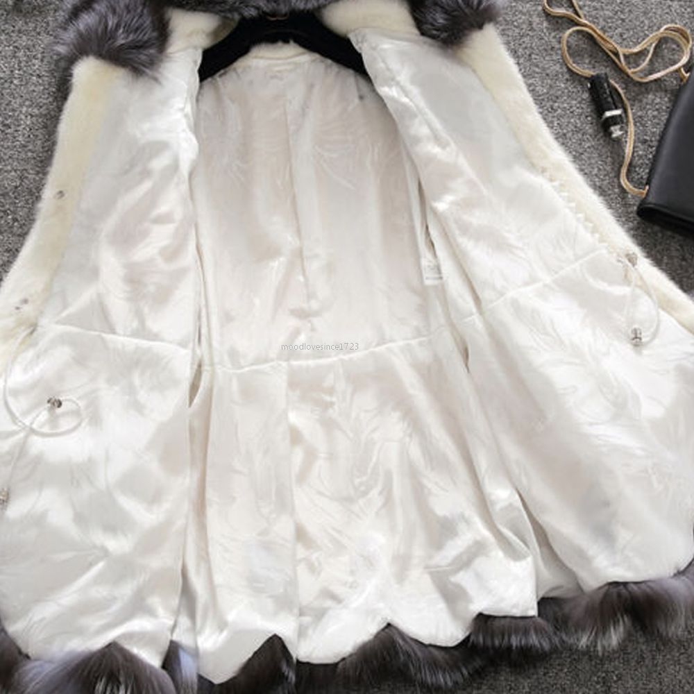 Manteau court avec capuche blanc et gris neuf Vêtements