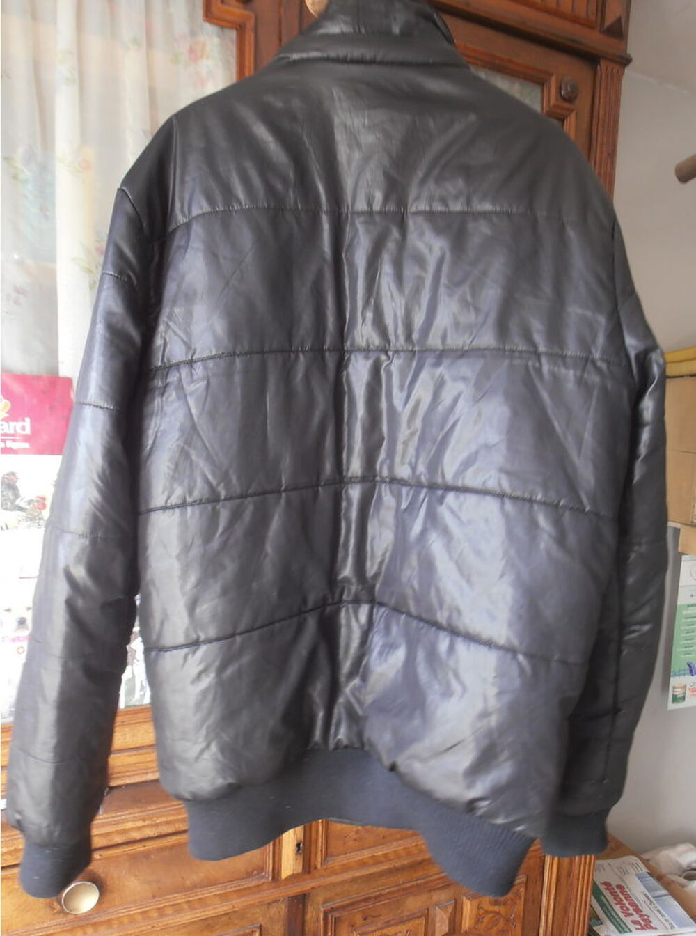 Manteau homme noir Tissaia zipp&eacute; fa&ccedil;on doudoune taille M
Vêtements