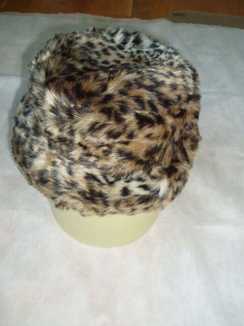 Chapeau fourrure velours CAMAIEU neuf 0 Corbeil-Essonnes (91)