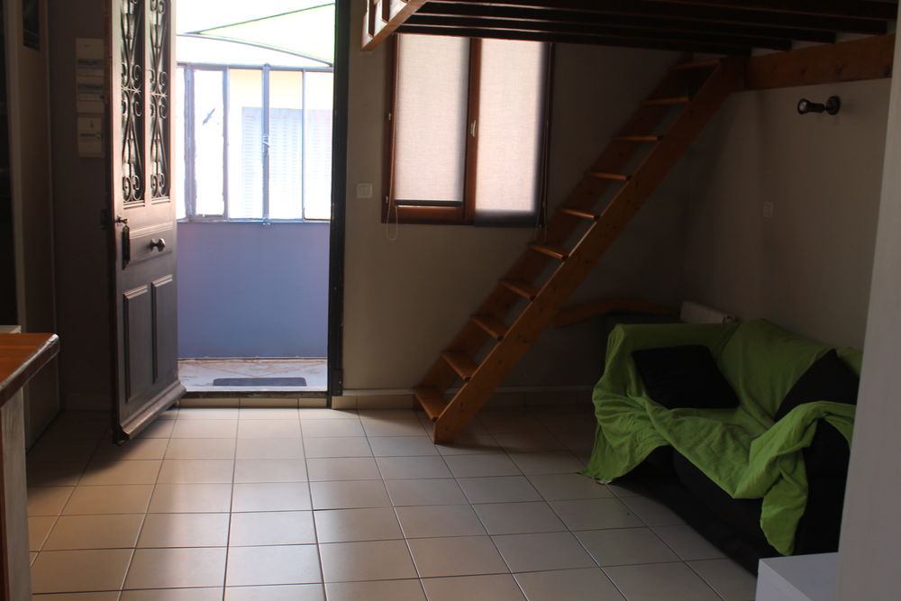 Location Appartement loué studio avec couchage en mezzanine Grenoble