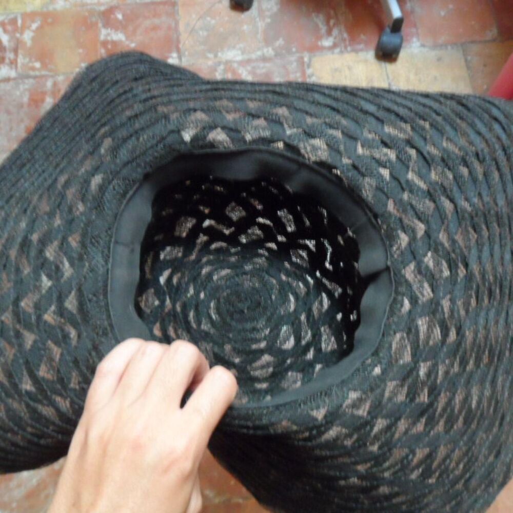 Chapeau de c&eacute;r&eacute;monie Maroquinerie