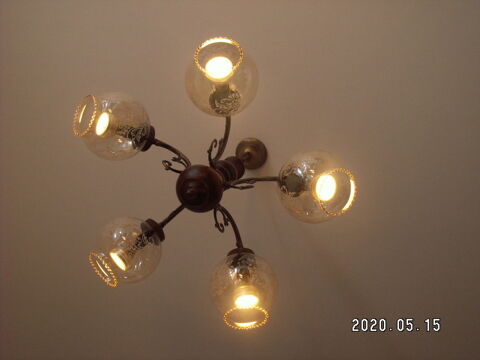 lustre de style 5 branches + ampoules éco + globes. 15 Reims (51)