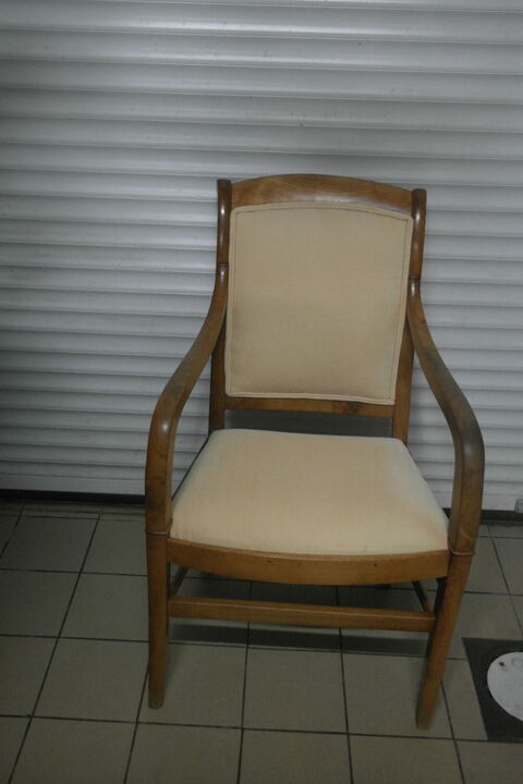 Fauteuil tr�s bonne assise 25 Angers (49)