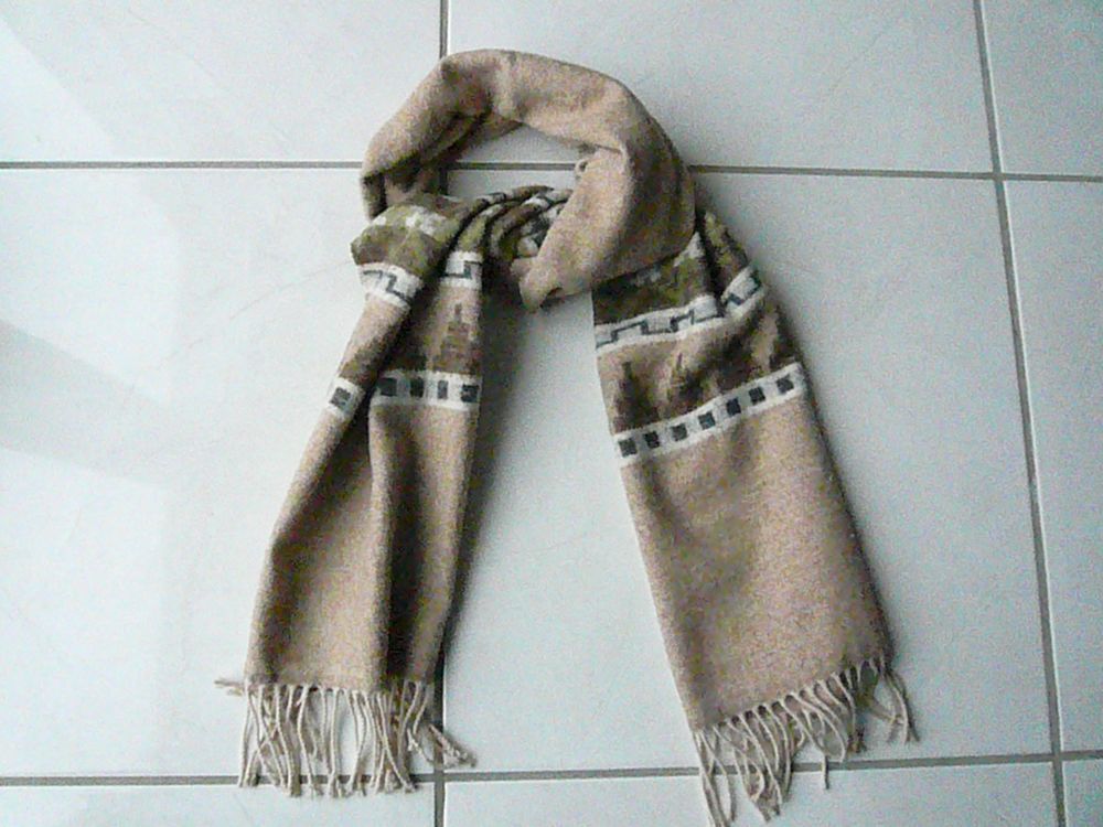 Grande &eacute;charpe beige Maroquinerie