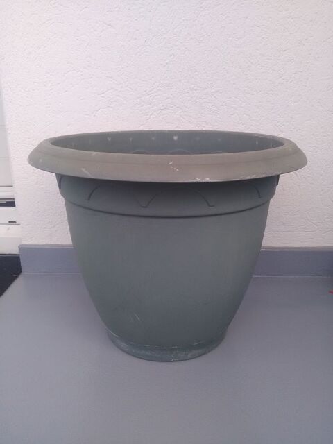 Grand pot fleurs plastique, diam: 41cm 20 Neuilly-Plaisance (93)