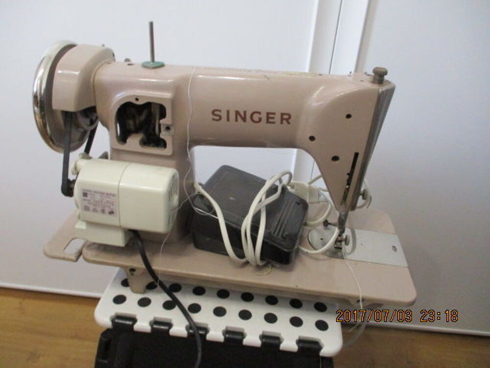 machine &agrave; coudre ancienne Electroménager