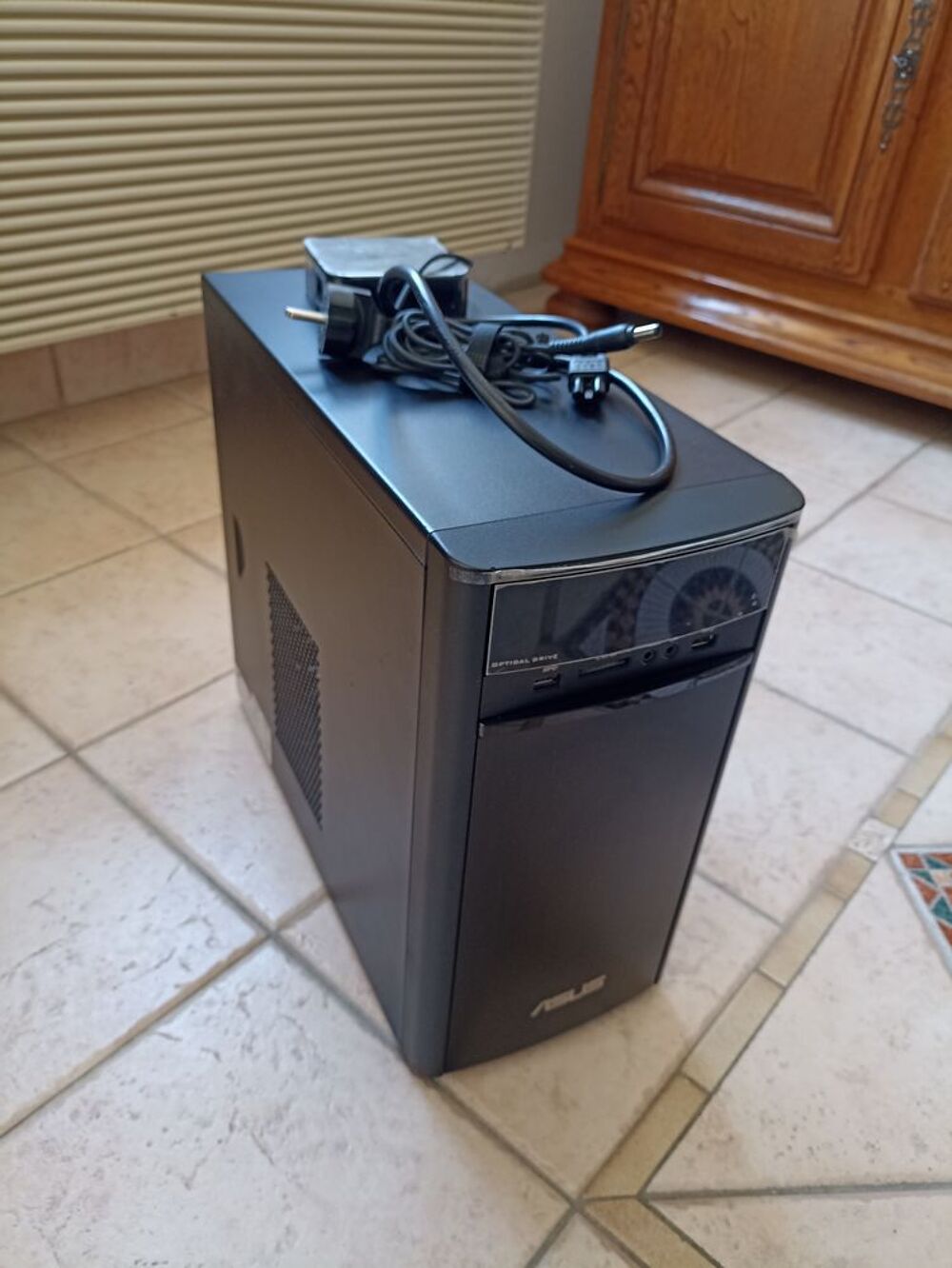 PC de bureau ASUS Matériel informatique