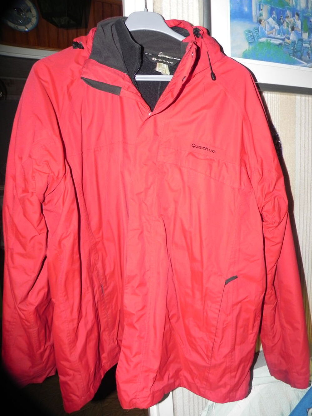 Blouson rouge Quechua avec doublure polaire et capuche Vêtements