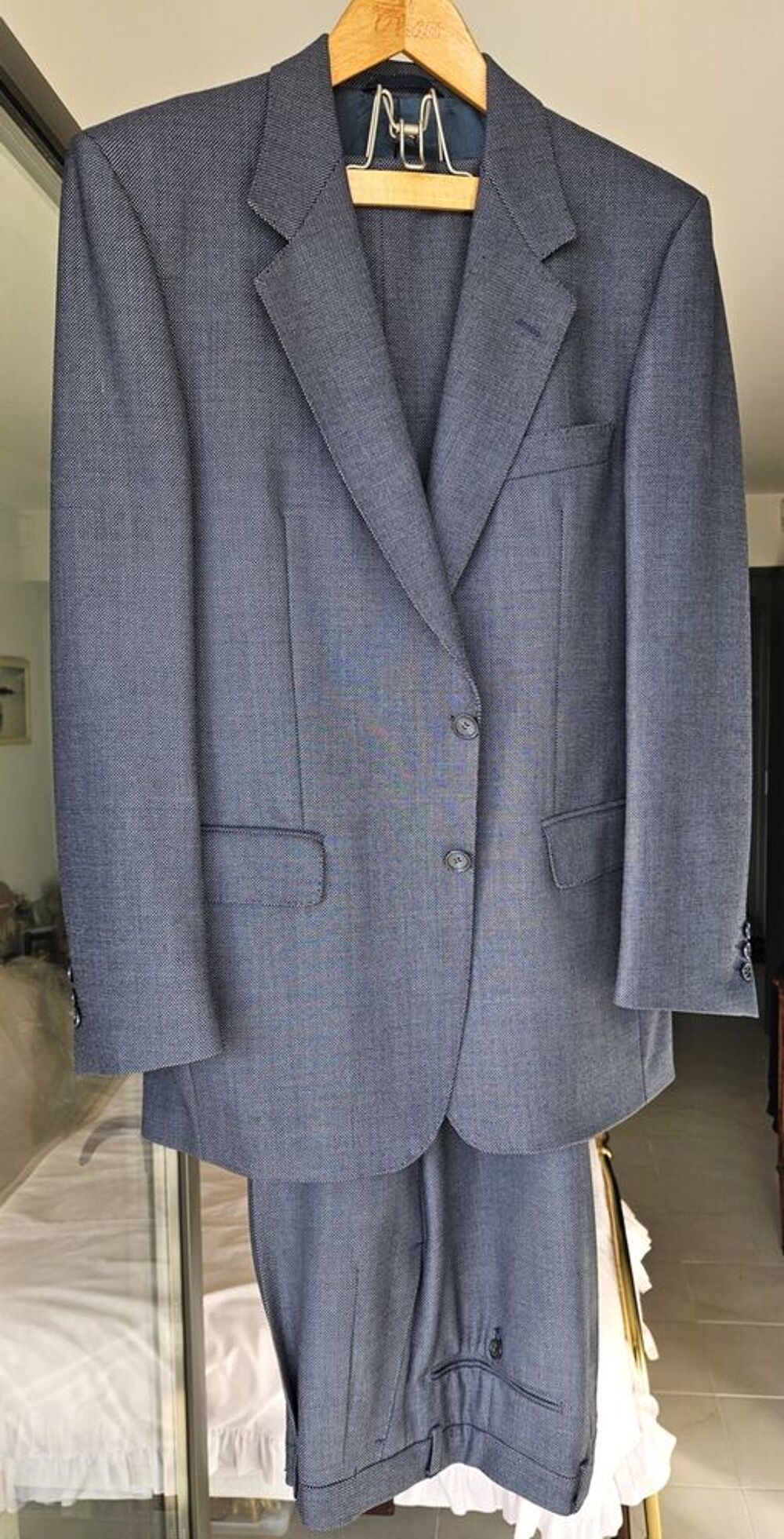 Costume 100% pure laine: achat 1 an Vêtements