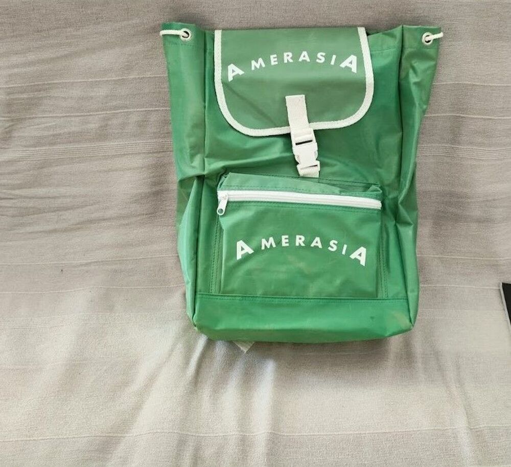 SAC A DOS VERT. long.27 cm-haut.42 cm-&eacute;pais.13cm Maroquinerie
