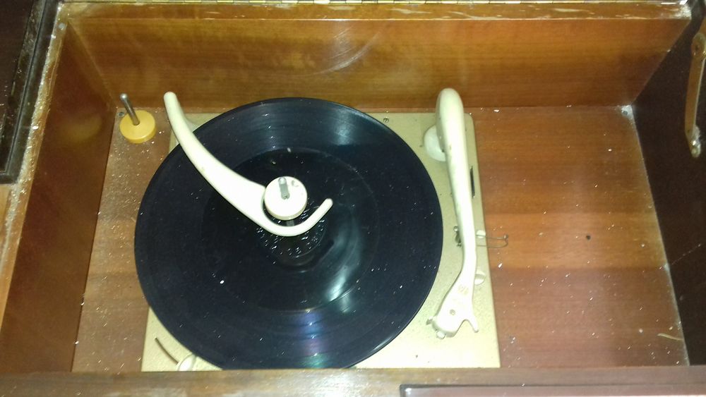Meuble tourne-disques radio avec tiroir Meubles
