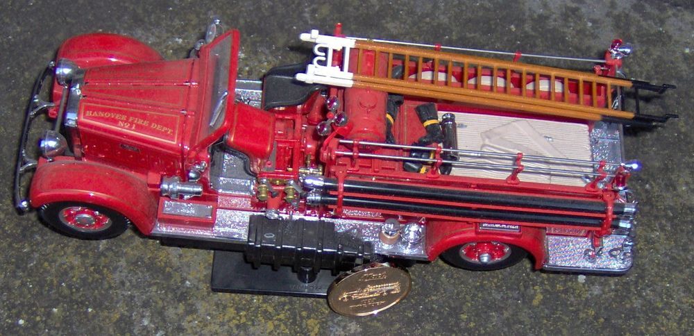 Camion pompiers avec grande &eacute;chelle &amp; accessoires 
